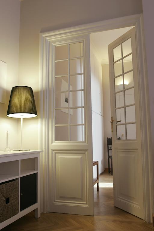 Roman Suite Rom